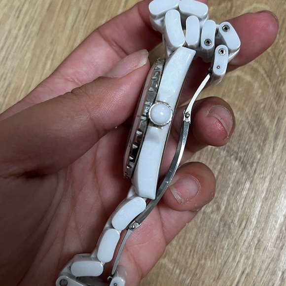 Chanel J12 White Ceramic & Steel, Diamond W Indicators 38mm Automatic movement - Picture 6 of 7